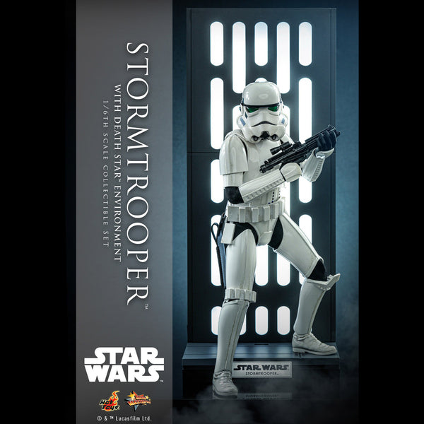 STORMTROOPER™ WITH DEATH STAR™ ENVIRONMENT - MMS736 ( OPEN ITEM )