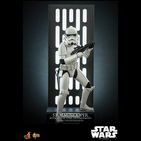 STORMTROOPER™ WITH DEATH STAR™ ENVIRONMENT - MMS736 ( OPEN ITEM )