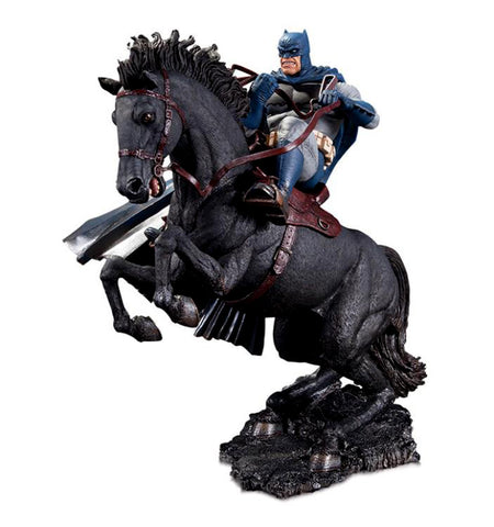 The Dark Knight Returns: Call to Arms Limited Edition Mini Battle Statue