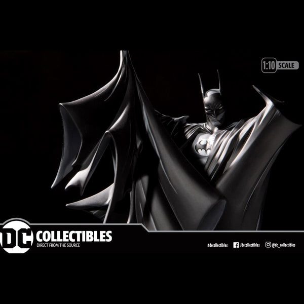 Batman Black and White Limited Edition Statue (Todd McFarlane)