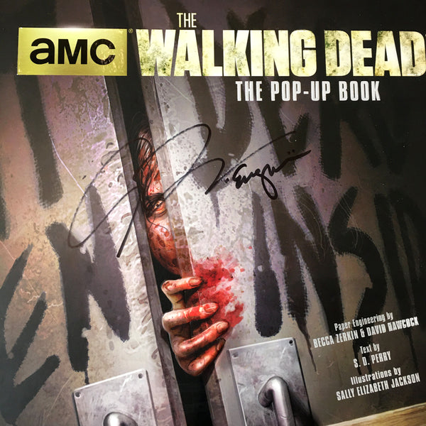 Pop Up Book - The Walking Dead : Signed by Josh Mc Dermit