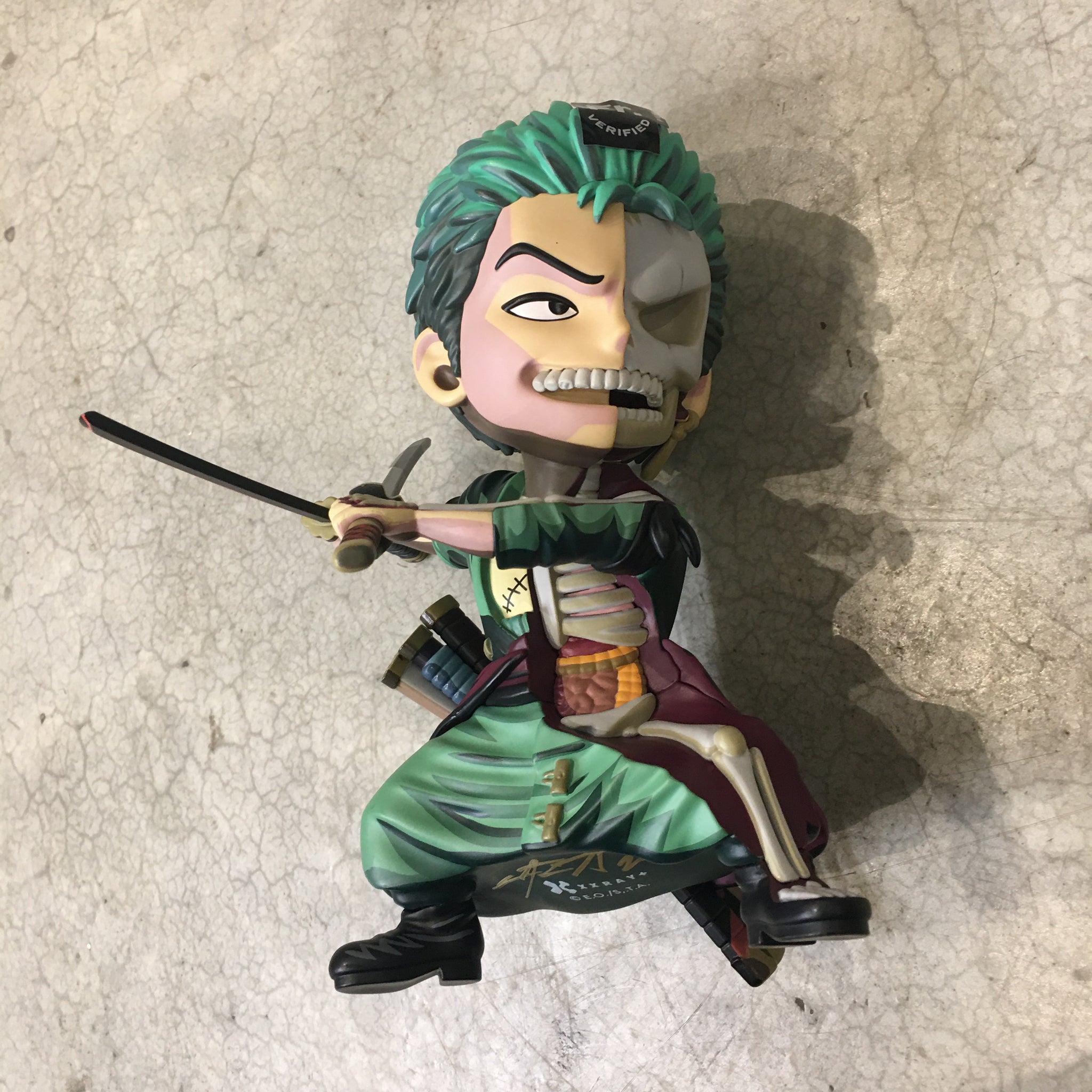 XXRAY PLUS: ZORO (ANIME EDITION) NFT included - Signed by 
