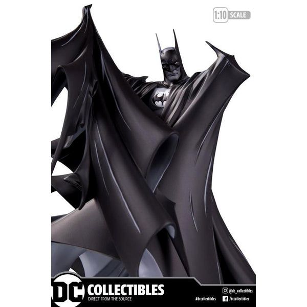 Batman Black and White Limited Edition Statue (Todd McFarlane)