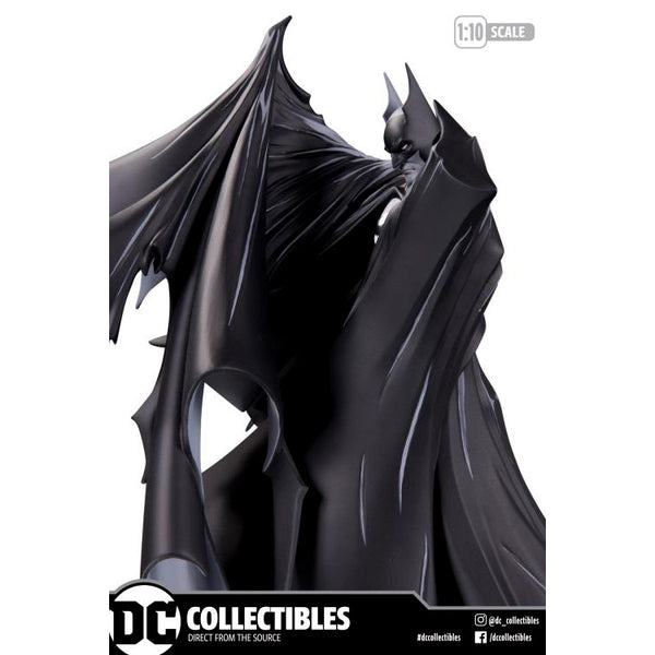 Batman Black and White Limited Edition Statue (Todd McFarlane)