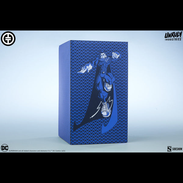 Sneakers Superman Limited Edition Figure